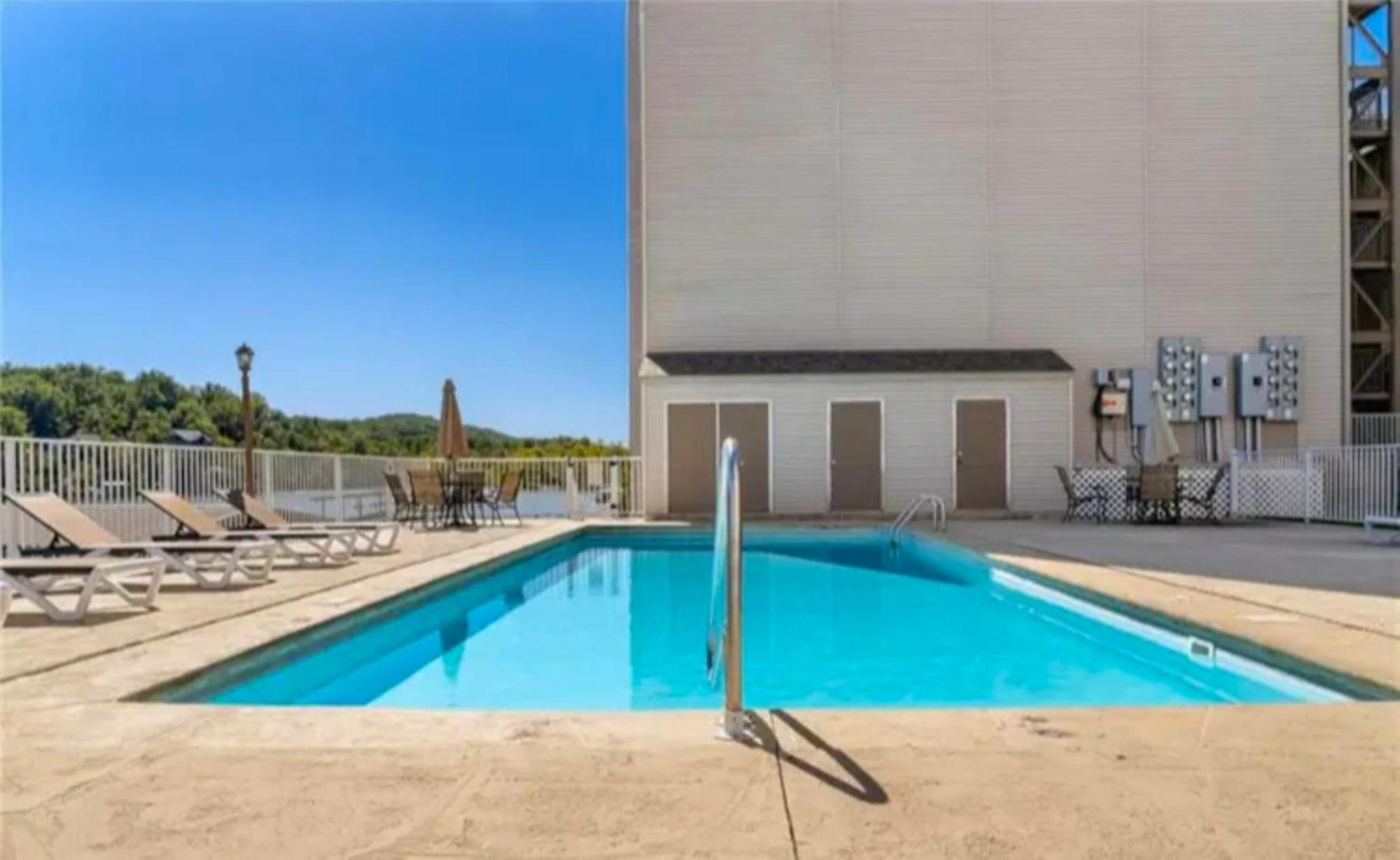 Perfect Condo, 31 Mm, Hoa Pool, Fishing Camdenton Kültér fotó